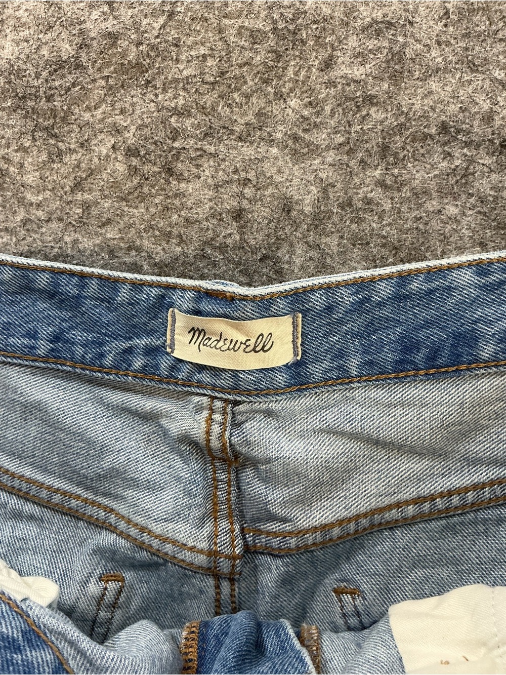 Madewell Light Blue Distressed Denim Women’s Shorts Size 32 - Picture 2 of 4